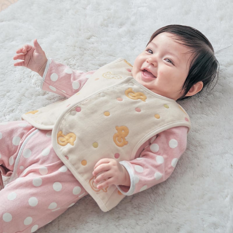 ひよこ柄／モデル身長：65cm、体重：7.5kg、着用サイズ：50-70
