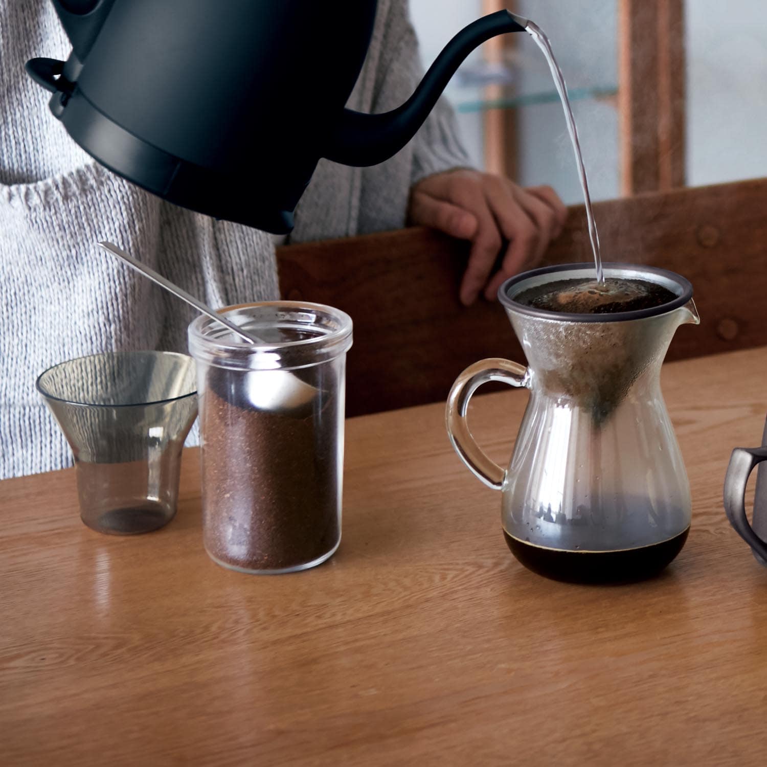 ＜ベルメゾン＞2杯分入れられるコーヒーフィルター & カラフェセット画像