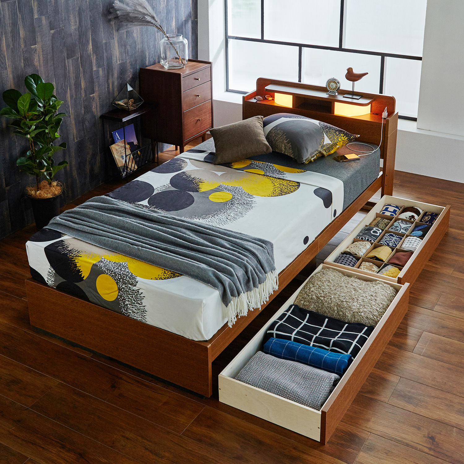 【ベルメゾン】照明・コンセント・収納付きベッド(圧縮ボンネルコイルマットレス付き)