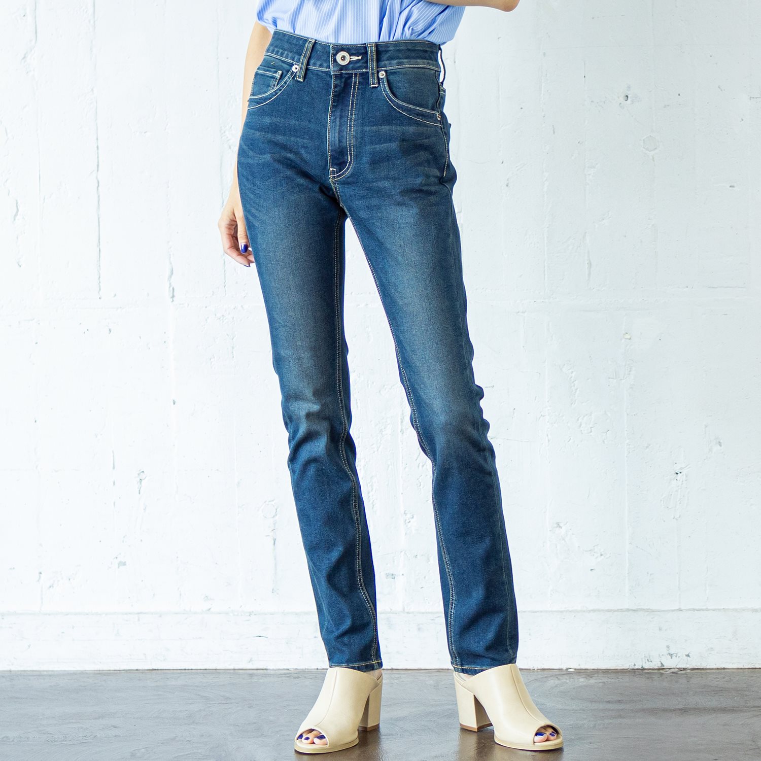 【ベルメゾン】足を綺麗に魅せる魅せ脚スキニーデニムパンツ