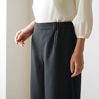プルオンタイプで脱ぎはきラクちん◎フロントはファスナー開きに見えるステッチ入り