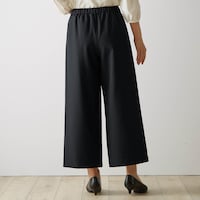 ウエストは脇から後ろまでゴム仕様でゆったり◎