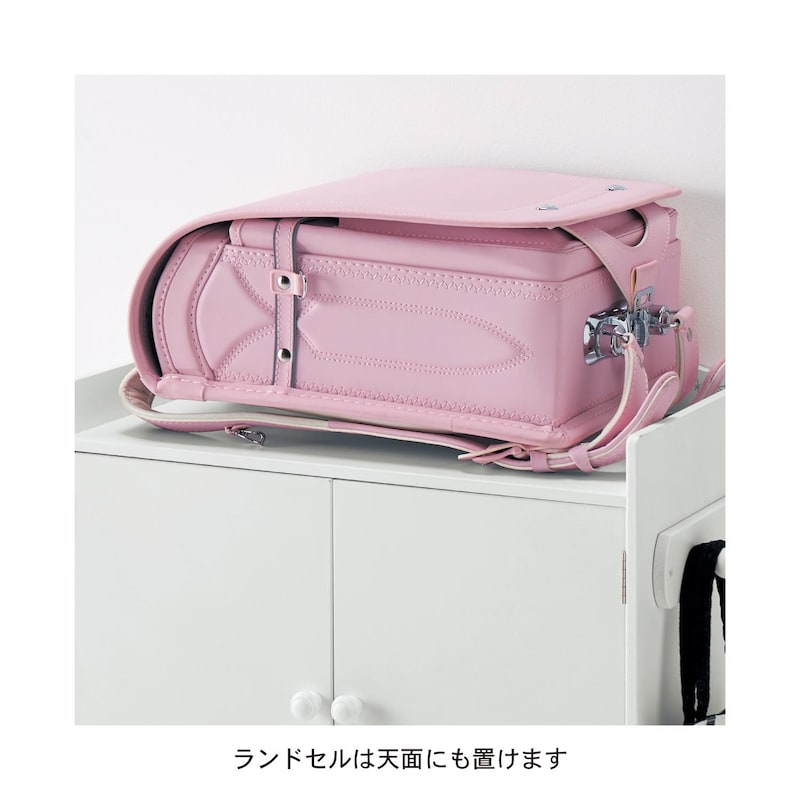 高学年になったらランドセルは天板へ。下段はお道具セットやクラブの収納に。