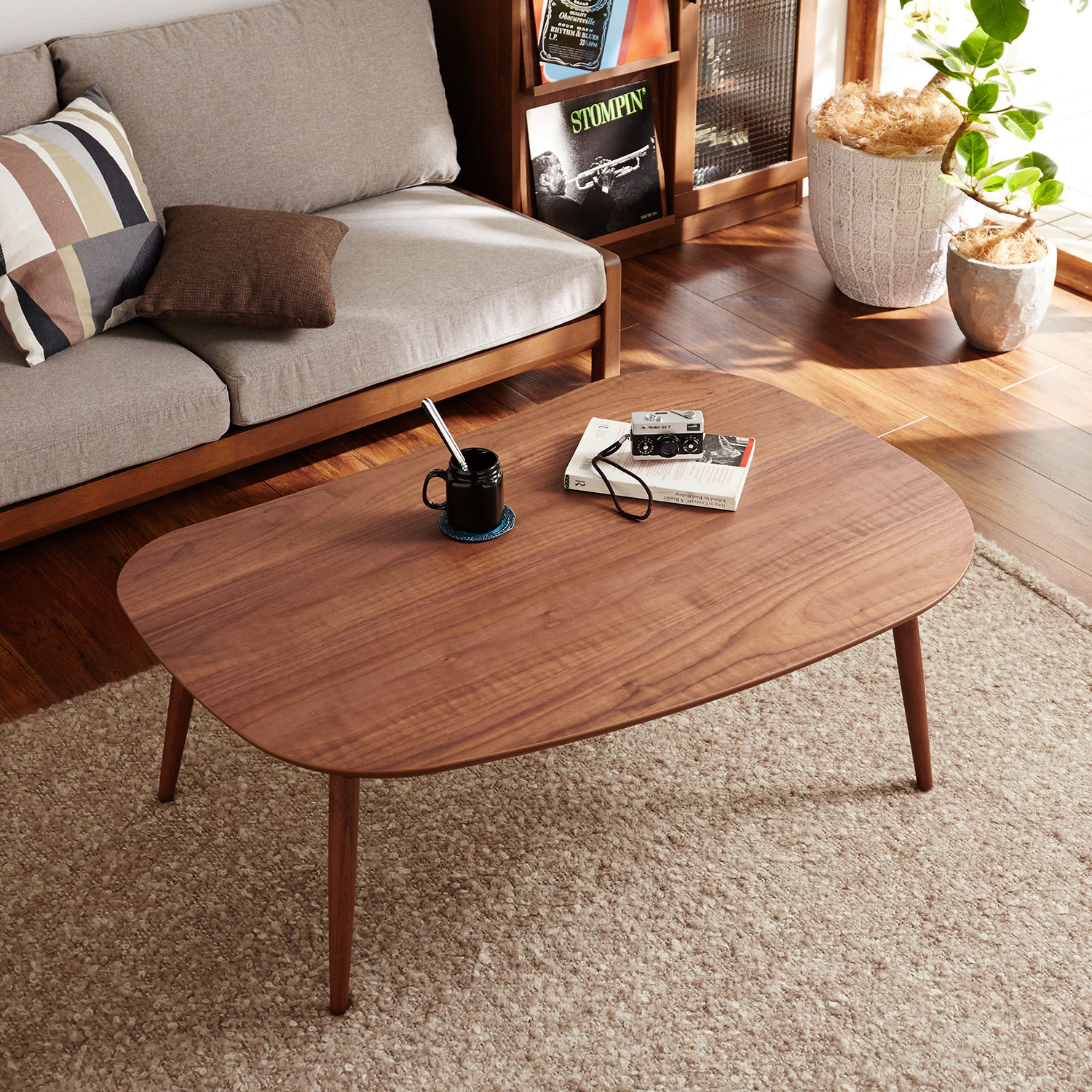 【ベルメゾン】ウォルナット材の角の無いこたつテーブル