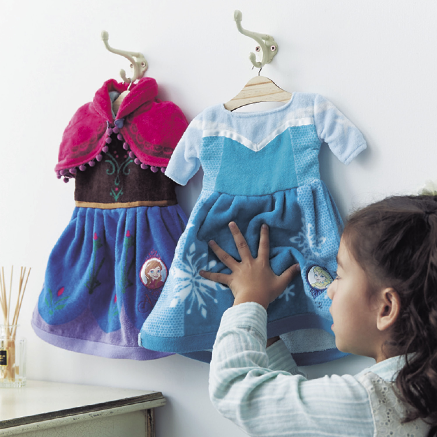 【ディズニー/Disney】ヒロインデザインのドレスタオル(選べるキャラクター)