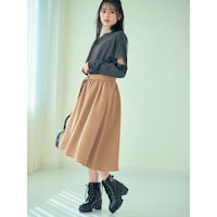 ベージュ／モデル身長160cm・サイズJ-M