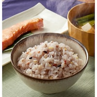 もちもちした食感で冷めても美味しく、淡い桜色の炊き上がり。