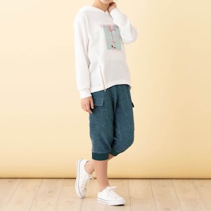 ネイビー（デニムニット）／モデル身長150cm・150サイズ着用