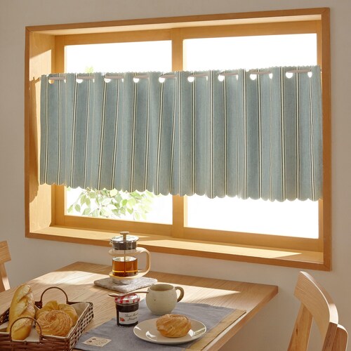 ヘリンボンストライプ柄の遮光・遮熱カフェ小窓カーテン