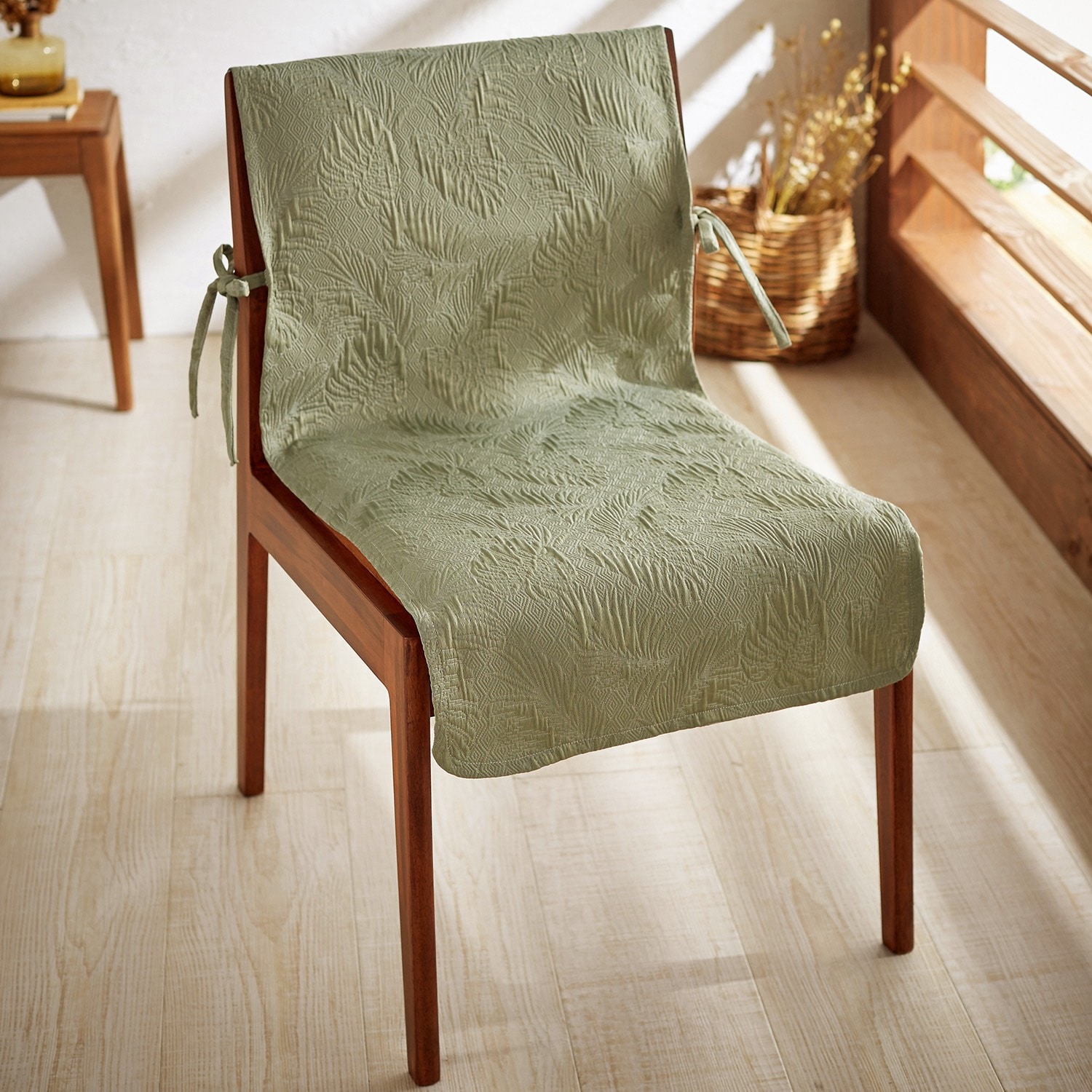 立体的な膨れ織風ジャカード織の椅子カバー