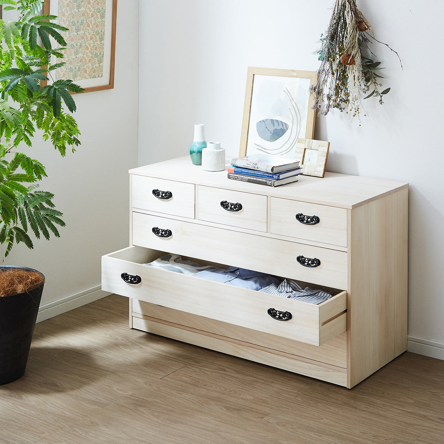 【ベルメゾン】隠しキャスター付き!たとう紙も入る桐チェスト[日本製]