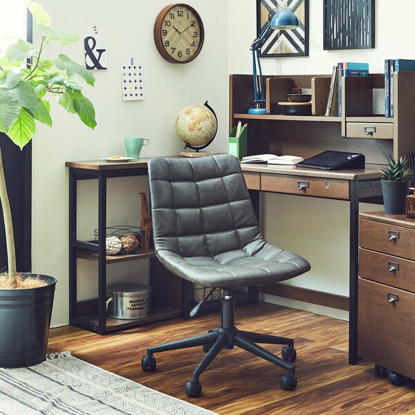 【ベルメゾン】4色から選べる!シンプルモダンな昇降式ワークチェア