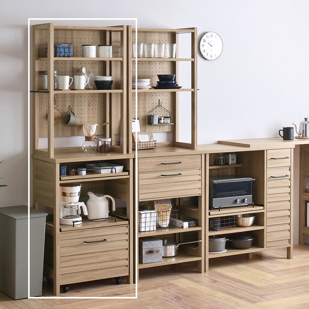 【ベルメゾン】2Lペットボトルも収納OK!ワゴン付きシャビーシックなレンジ台 【ベルメゾン】2Lペットボトルも収納OK!ワゴン付きシャビーシックなレンジ台