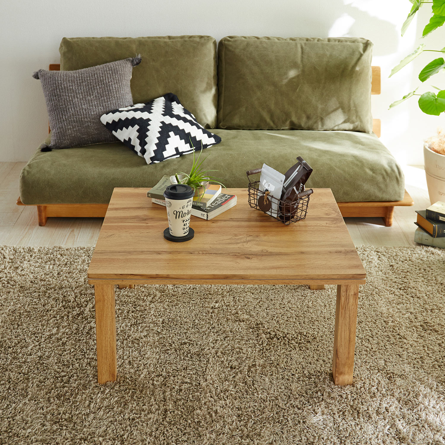 【ベルメゾン】塩系インテリアに馴染むコンパクトこたつテーブル