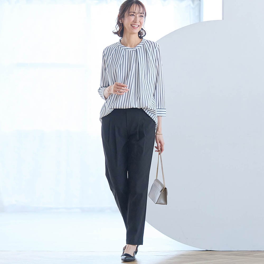 モデル身長169cm／M・股下66cm　※写真は撮影用のため股下+6cmになります。ブラック着用