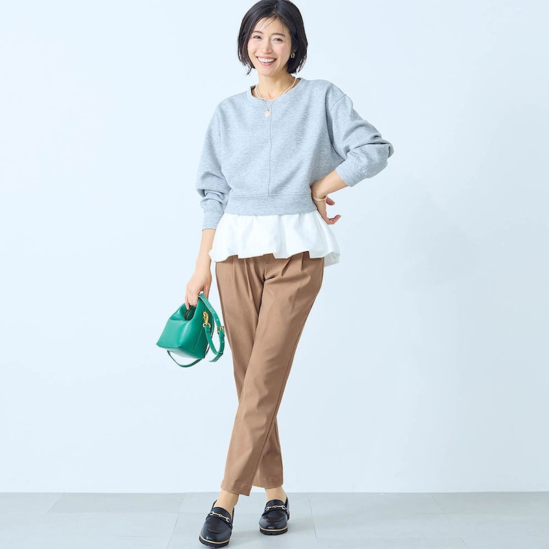 モデル身長168cm／M・股下66cm ※写真は撮影用のため股下+6cmになります。