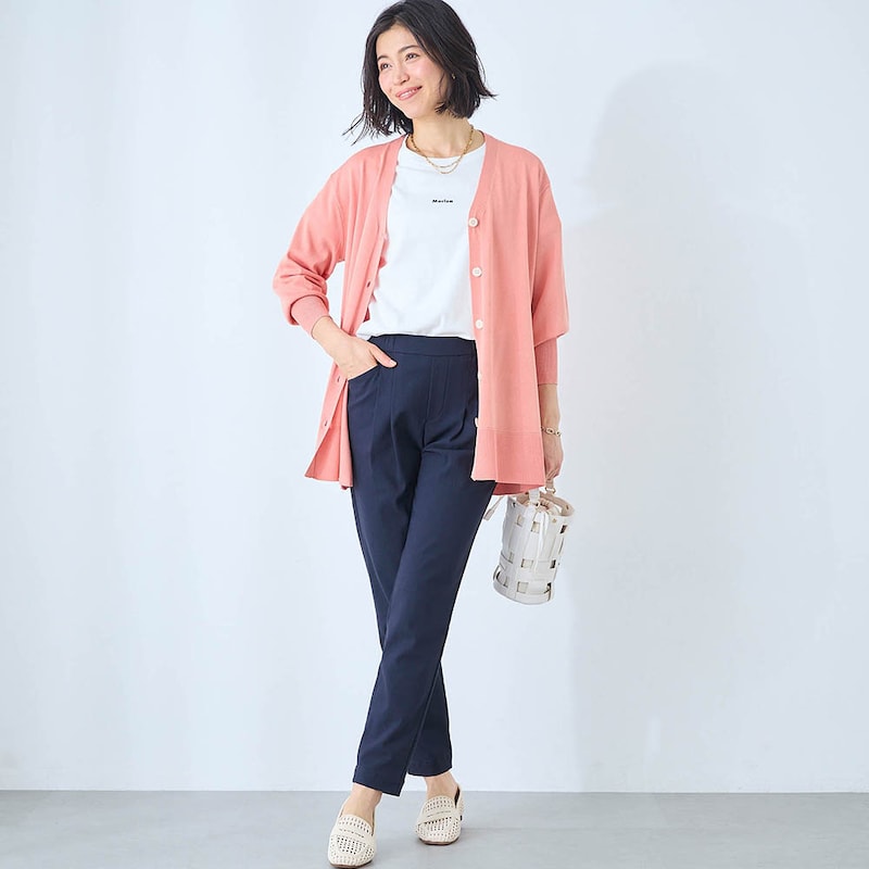 モデル身長168cm／M・股下66cm   ※写真は撮影用のため股下+6cmになります。ネイビー着用