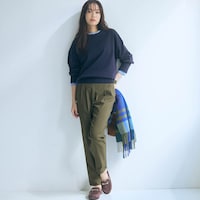 モデル身長170cm／M・股下66cm※写真は撮影用のため股下+6cmになります。カーキ着用