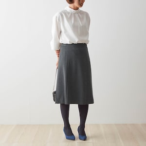 スタッフ身長156cm／61-89サイズ・総丈65cm