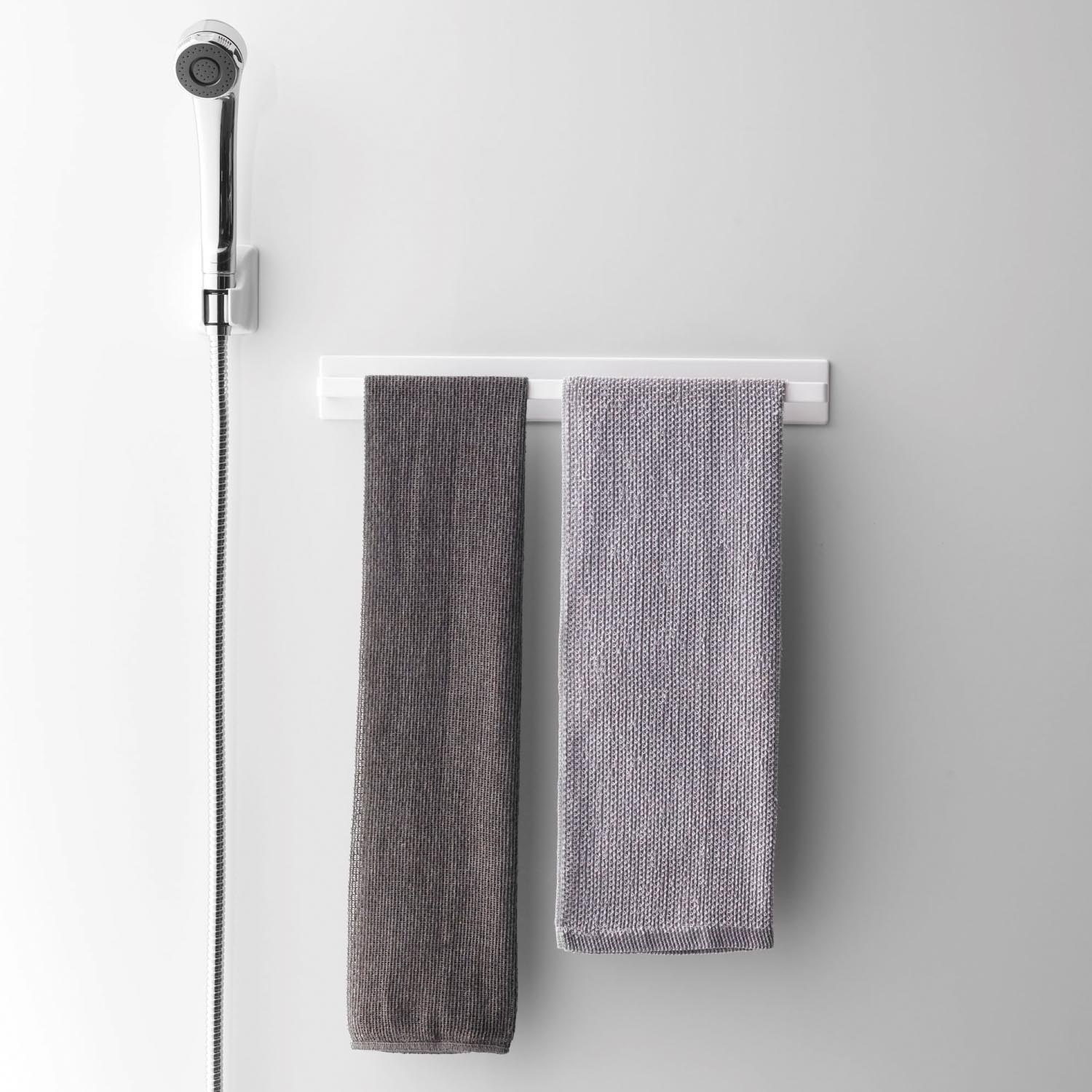 【タワー/tower】マグネットで取り付けられるバスルームタオルハンガー ワイド