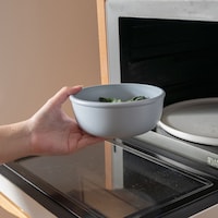 ふたを外せば電子レンジで解凍・加熱できる