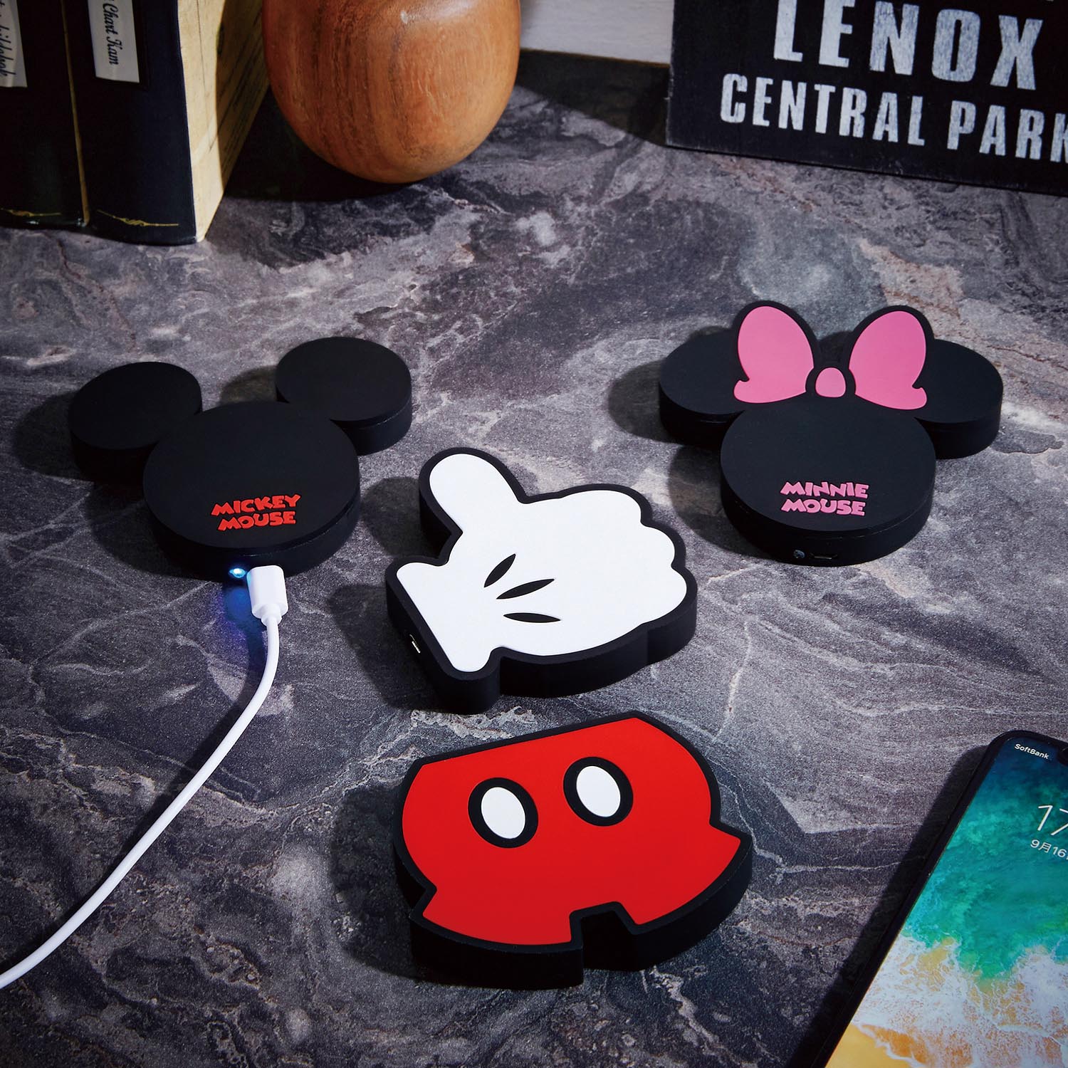 ダイカットワイヤレススマートフォン充電器 選べるキャラクター ディズニー Disney 通販のベルメゾンネット ダイカットワイヤレススマートフォン充電器 選べるキャラクター ディズニー Disney 通販のベルメゾンネット