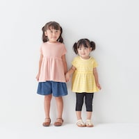 左)ピンク／105.5cm・110サイズ、右)イエローボーダー／87cm・90サイズ