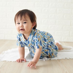 モデル身長77㎝・80サイズ着用・体重10.5㎏