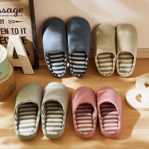 揃えてはけるシンプルデザイン快適ウレタンスリッパ