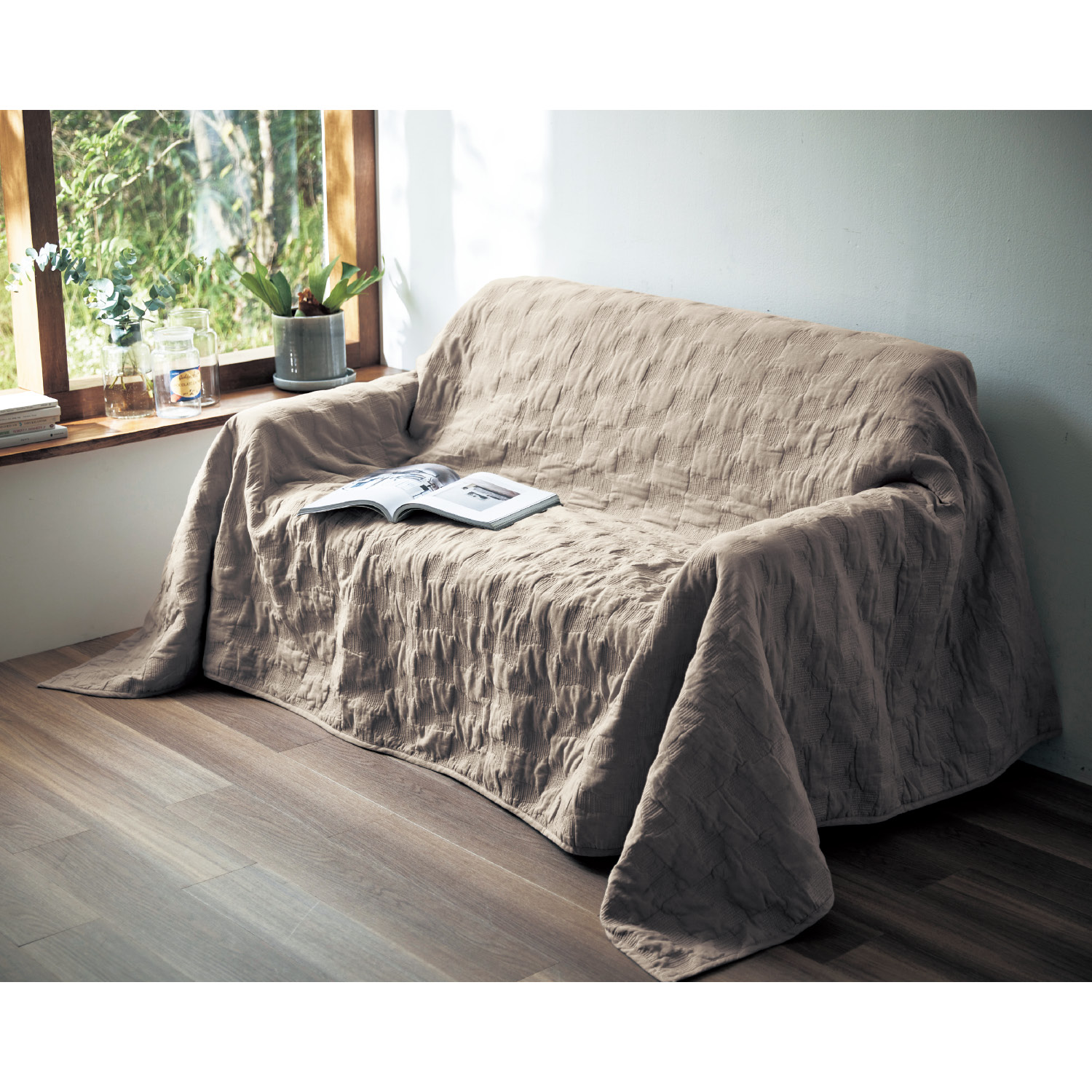 【ベルメゾン】じっくり洗いをかけたリネン混のウォッシュキルトマルチカバー・ソファーカバー