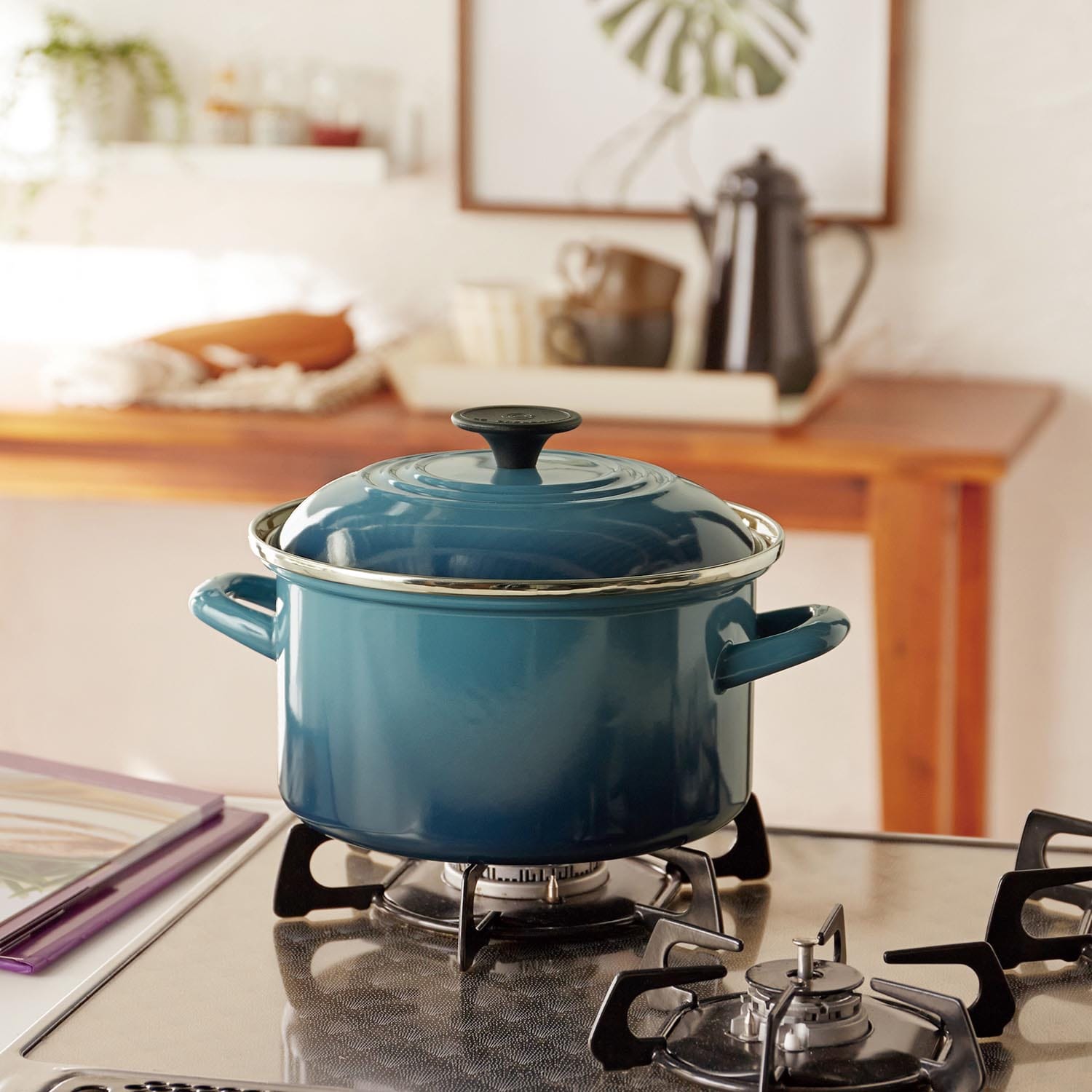 【ル・クルーゼ/LE CREUSET】軽くて扱いやすいホーロー鍋 キャセロール IH対応 3.7L