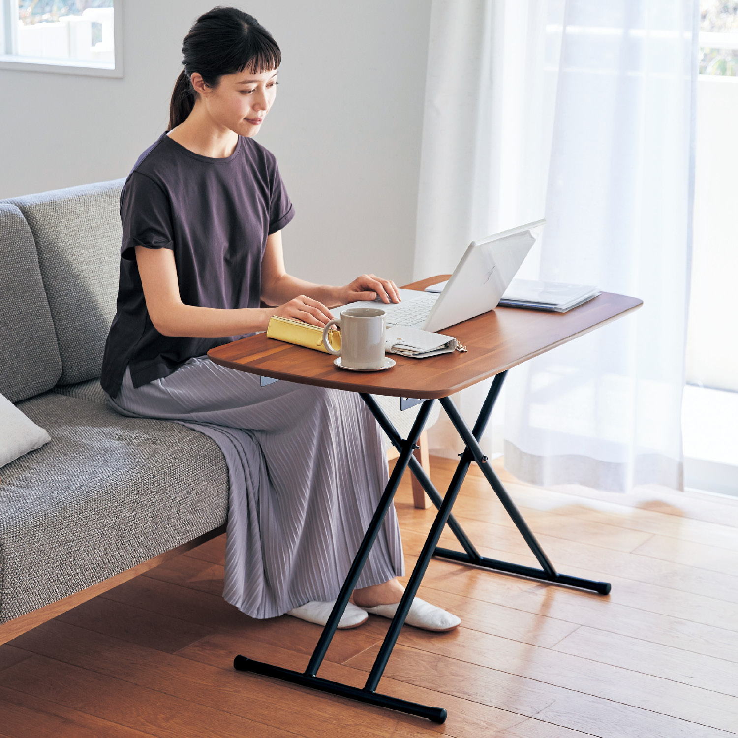 【ベルメゾン】高さ5段階調節式の昇降式リビングテーブル