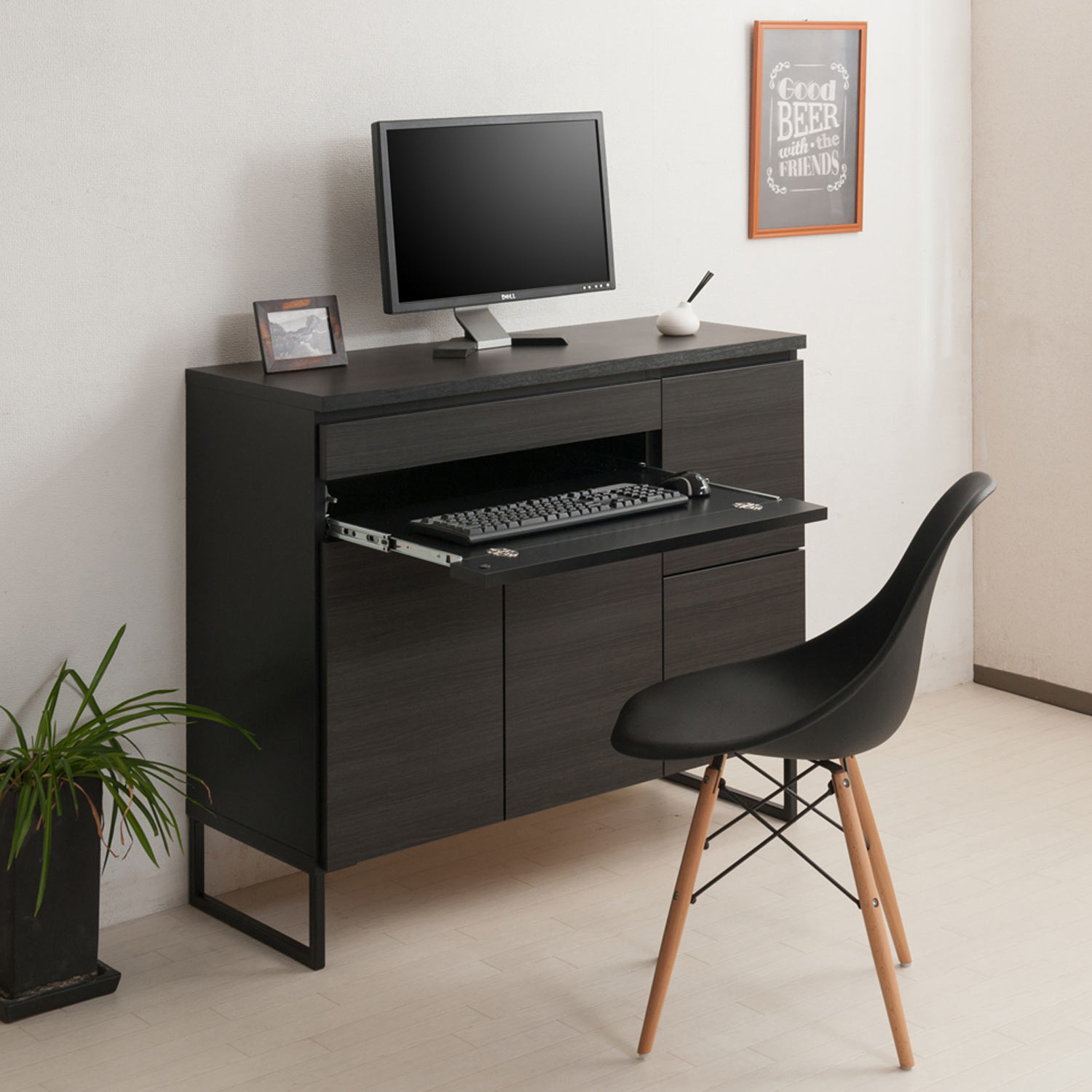 【ベルメゾン】スチール脚のスタイリッシュパソコンキャビネット