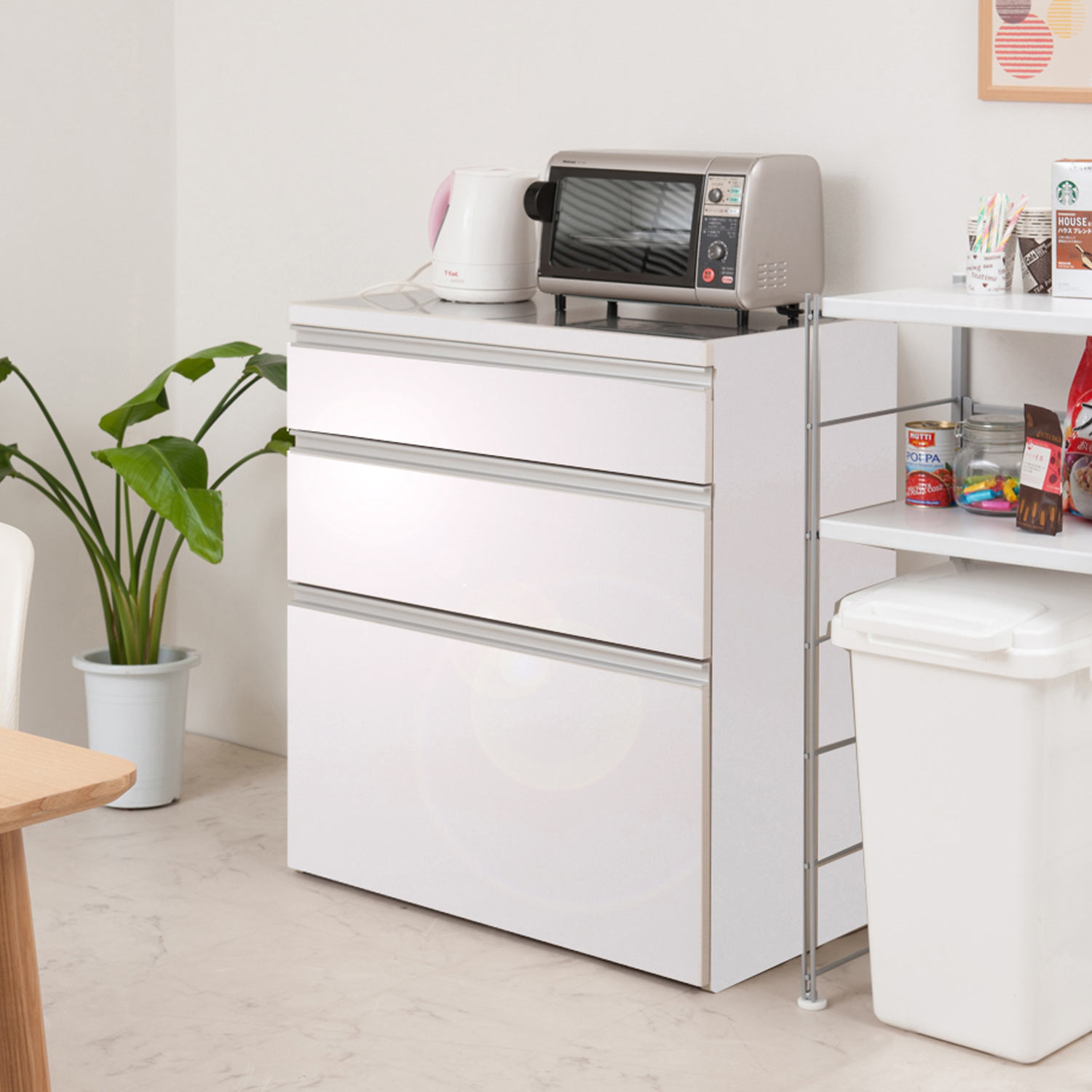 【ベルメゾン】鏡面仕上げのステンレス天板のキッチンカウンター