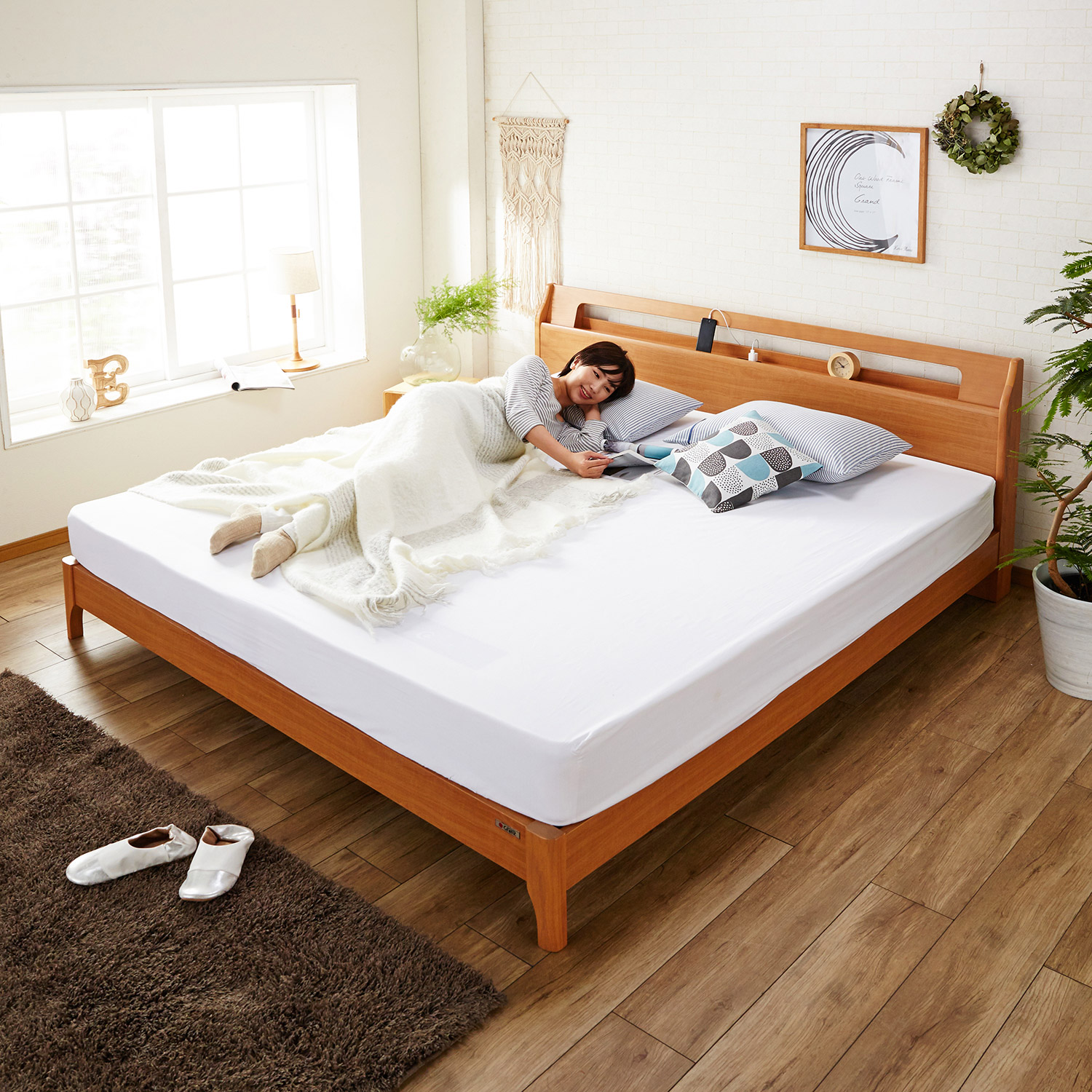 【ベルメゾン】広く快適!キングサイズ!アルダー材の棚付きベッド 【ベルメゾン】広く快適!キングサイズ!アルダー材の棚付きベッド