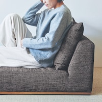 クッションで背もたれを調節できます