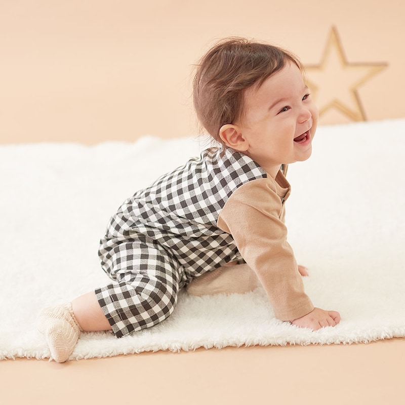 ブラックギンガム／モデル身長66㎝・70サイズ着用