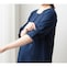 袖口はロールアップ仕様で点滴も家事もラクラク