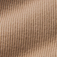 Tシャツやスウェットによく使用されるリブ素材。伸縮性のある素材で動きやすい