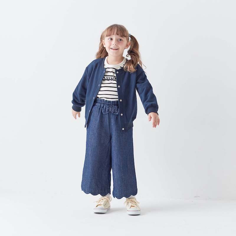 ブルー（デニム）／モデル身長110cm・110サイズ着用