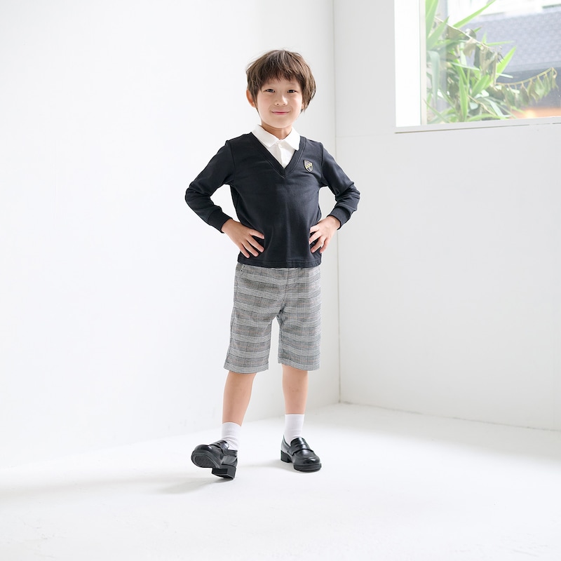 ブラック／モデル身長115cm・110サイズ着用