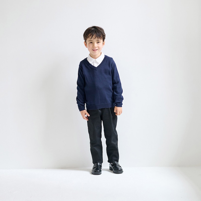 ブラック／モデル身長111cm・110サイズ着用