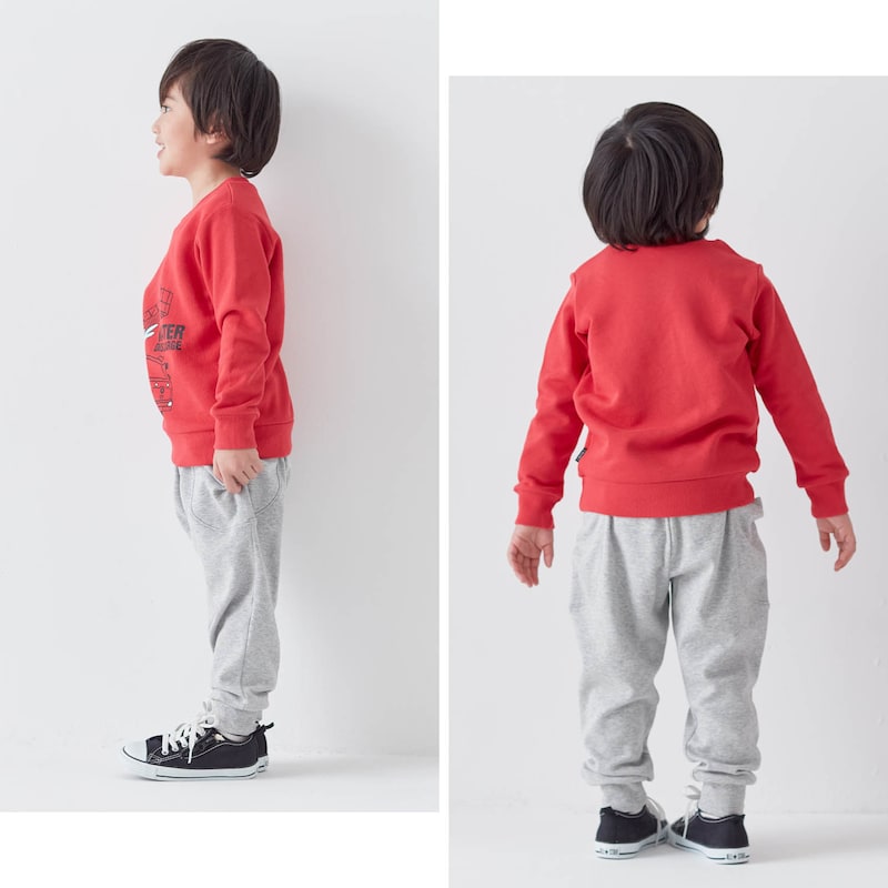 レッド系（はたらくのりもの）／モデル身長107cm・110サイズ着用