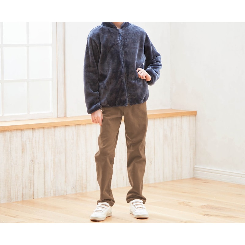 ベージュ／モデル身長：138cm、着用サイズ：140