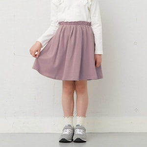 スモーキーラベンダー／モデル身長128cm・130サイズ着用