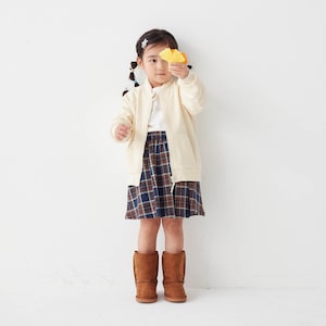 ブラウンチェック／モデル身長103cm・110サイズ着用