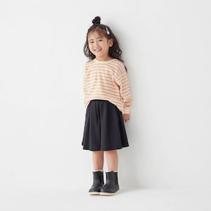 ブラック／モデル身長103cm・110サイズ着用