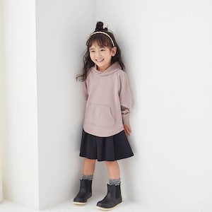 ブラック／モデル身長103cm・110サイズ着用