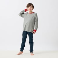 杢グレー×ブラック／モデル身長126cm・130サイズ着用