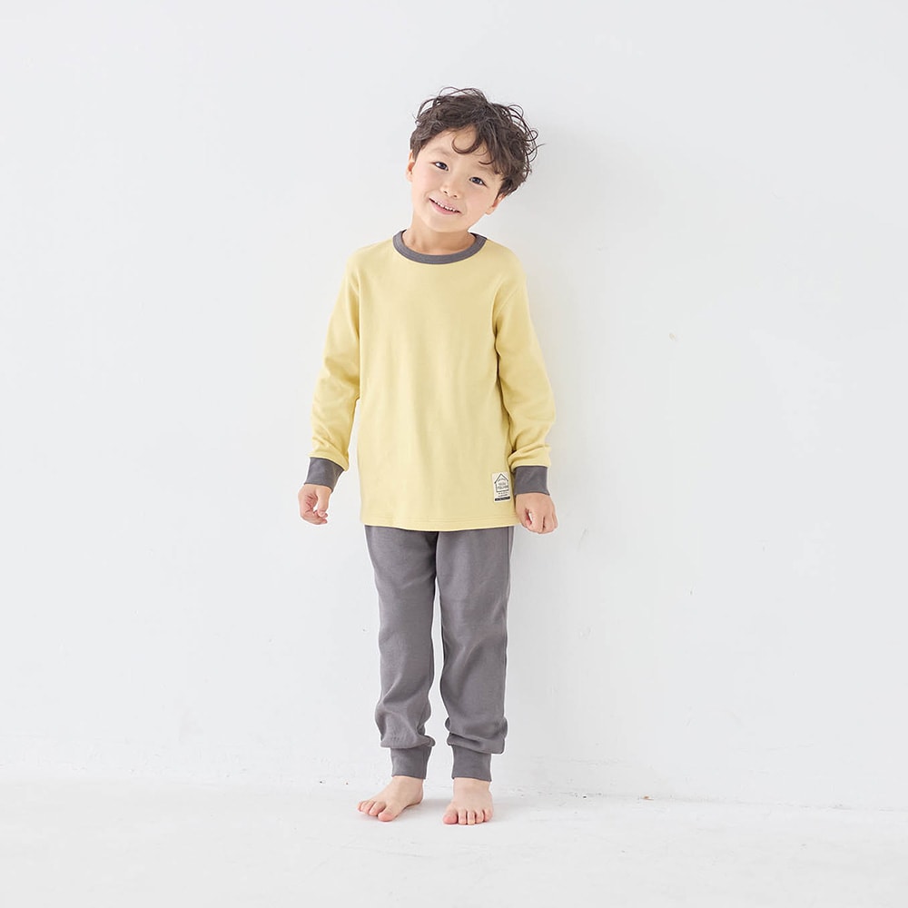 クリームイエロー×チャコール／モデル身長107cm・110サイズ